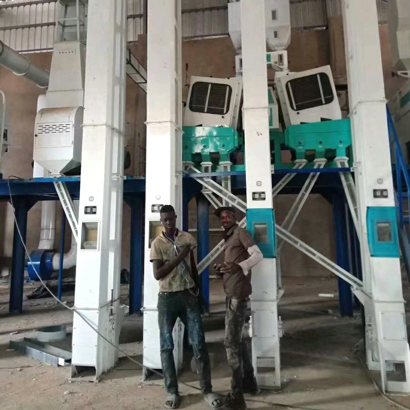 非洲毛利坦尼亚150吨大米成套加工设备安装完毕