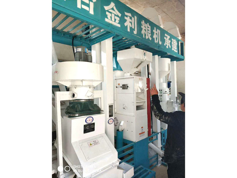 济南长清10吨小米成套加工设备安装完毕